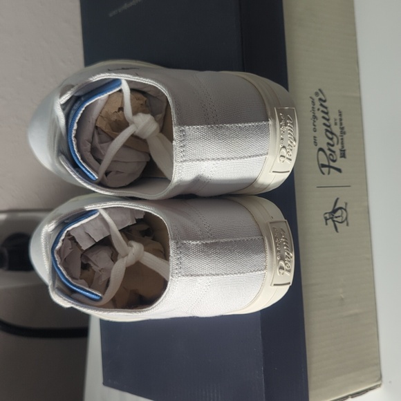 Penguin White Shoes (10M/11.5W) - Picture 3 of 7